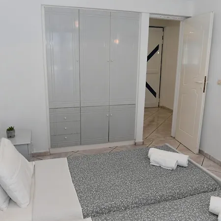 Mimis Apartment *